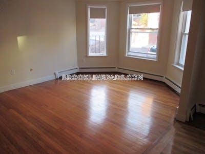 Brookline 2 Beds 1 Bath  Beaconsfield - $3,445 No Fee