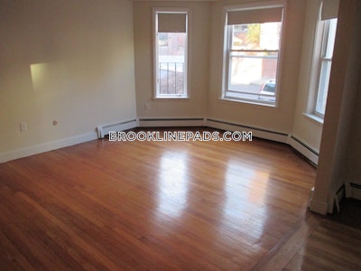 Brookline 2 Beds 1 Bath  Beaconsfield - $3,445 No Fee