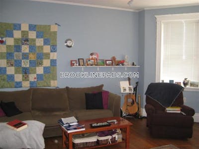 Brookline 3 Beds 2 Baths  Boston University - $5,400 No Fee