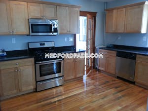 Medford 3 Beds 1 Bath Tufts - $3,000