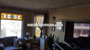 Medford 2 Beds 1 Bath Tufts - $2,200
