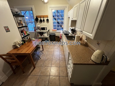 Brookline 3 Bed 1 Bath BROOKLINE- BOSTON UNIVERSITY $5,100  Boston University - $4,900