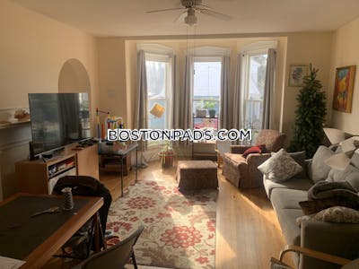 Newton 3 Beds 1 Bath  Newtonville - $3,799 75% Fee