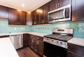 Medford 5 Beds 4.5 Baths  Wellington - $5,700 No Fee