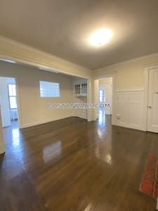 Fenway/kenmore Spacious 3 bed 1 bath with massive living room and private deck!! Boston - $5,795