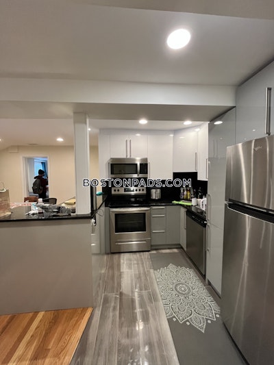 Brookline 3 Bed, 2 Bath Unit  Cleveland Circle - $4,000 No Fee