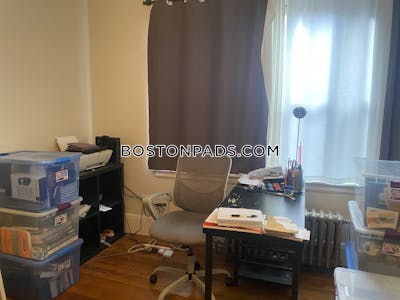 Malden Studio, 1 bath available now on Pleasant St in Malden - $1,725