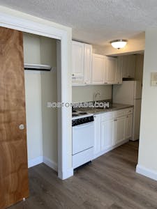 Brighton Spacious 1 Bed 1 bath available NOW on North Beacon St in Brighton!! Boston - $2,100 No Fee