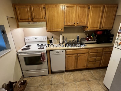 Cambridge 2 Bed, 1 Bath Unit  Mt. Auburn/brattle/ Fresh Pond - $2,800
