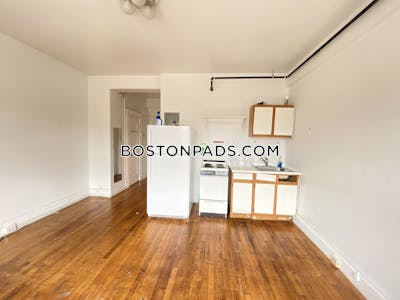 Northeastern/symphony Studio 1 Bath Boston - $2,200