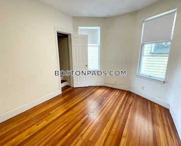 Dorchester SPACIOUS 3 bed 1 bath available NOW on Edison Green in Dorchester! Boston - $3,600