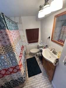 Brookline 2 Bed 1 Bath BROOKLINE- WASHINGTON SQUARE $2,900  Washington Square - $2,900 No Fee