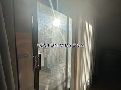 Newton 1 Bed 1 Bath NEWTON  Newtonville - $2,200