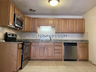 Brookline 2 Bed 1 Bath BROOKLINE- BOSTON UNIVERSITY $3,300  Boston University - $3,600 No Fee