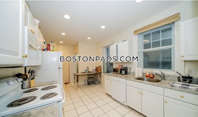 Brookline 5 Bed, 2 Bath Unit  Boston University - $9,000 No Fee