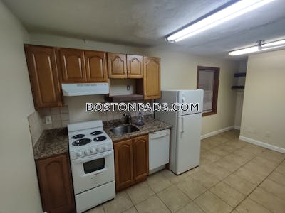 Allston Rare Studio 1 Bath on Comm. Ave. Boston - $1,700 No Fee