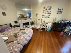 Medford 3 Beds 1 Bath Tufts - $2,700