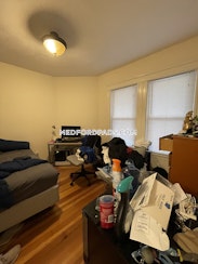 Medford 4 Beds 2.5 Baths  Tufts - $4,000