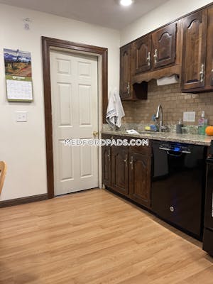 Medford 3 Beds 1 Bath Tufts - $2,550