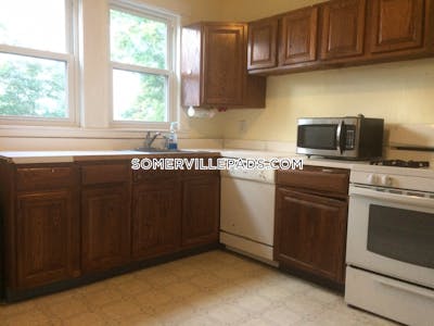 Somerville 3 Beds 1 Bath West Somerville/ Teele Square - $3,500 50% Fee