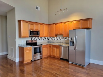 Fall River 2 bedroom 1 baths Luxury in FALL RIVER - $2,595 No Fee